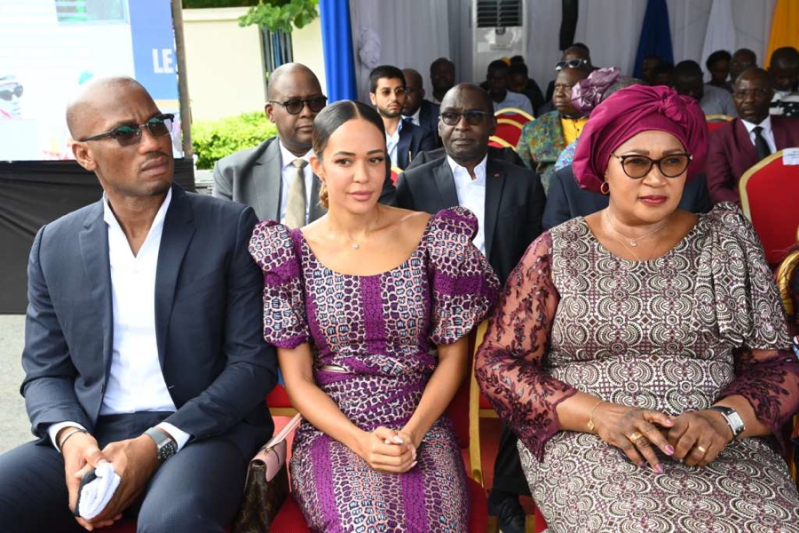 la-premiere-dame-inaugure-la-maison-de-vie-de-l-hopital-mere-enfant_ri9z7btbza