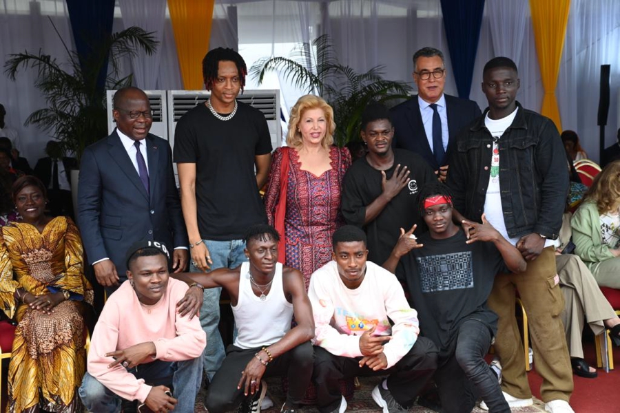 la-premiere-dame-inaugure-la-maison-de-vie-de-l-hopital-mere-enfant_snmqk6jfv5