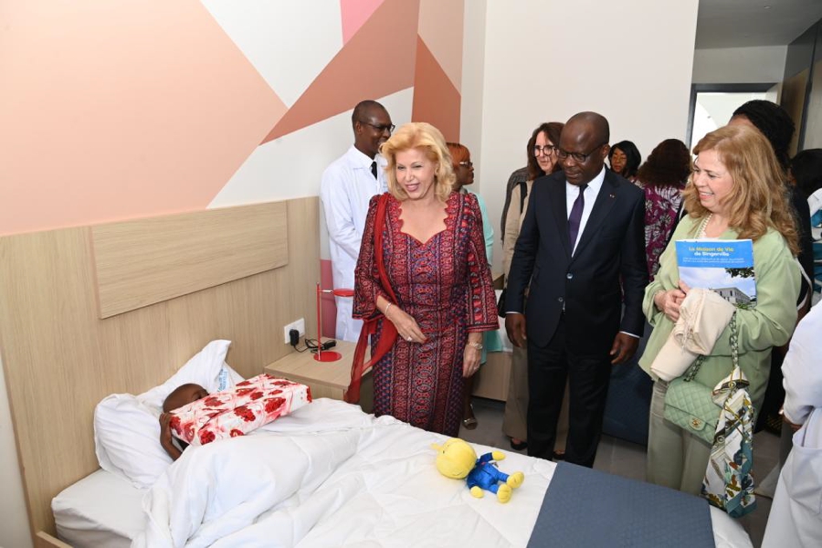 la-premiere-dame-inaugure-la-maison-de-vie-de-l-hopital-mere-enfant_v5e8vux2z5