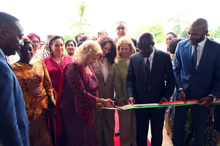 la-premiere-dame-inaugure-la-maison-de-vie-de-l-hopital-mere-enfant_vkqjk93b46
