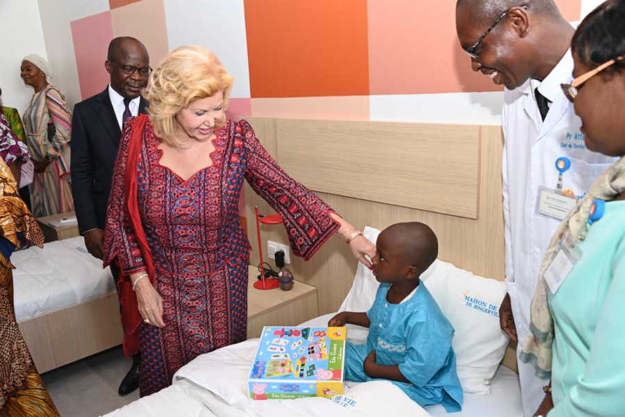 la-premiere-dame-inaugure-la-maison-de-vie-de-l-hopital-mere-enfant_z35a54t4w5i