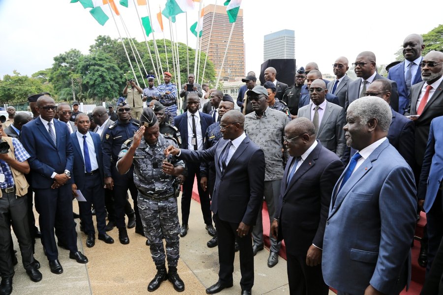 ceremonie-de-lancement-officiel-de-l-operation-de-lutte-contre-le-desordre-_3zd31mj2ykv