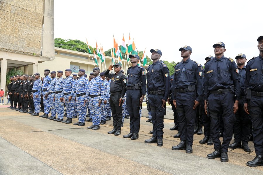 ceremonie-de-lancement-officiel-de-l-operation-de-lutte-contre-le-desordre-_syovjoc8sab