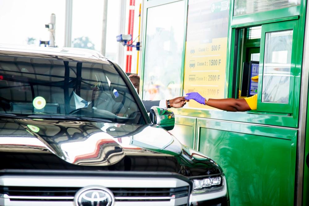 cote-d-ivoire-mise-en-service-officielle-du-poste-a-peage-du-4eme-pont_al5ge0au7gt