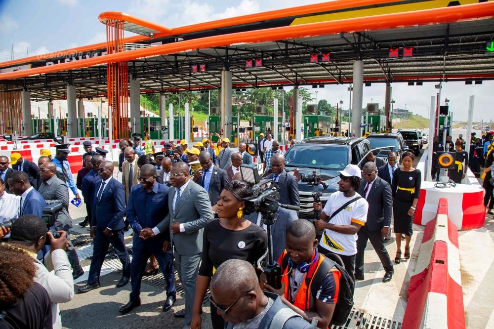 cote-d-ivoire-mise-en-service-officielle-du-poste-a-peage-du-4eme-pont_q38nlpj60jm
