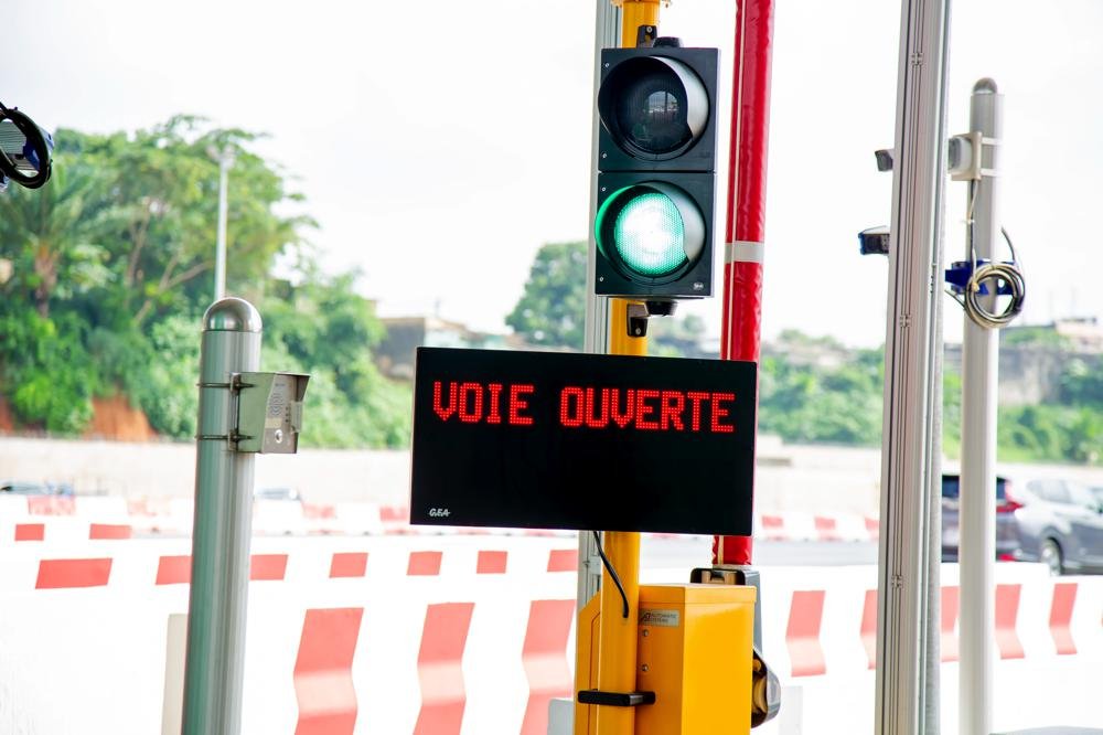 cote-d-ivoire-mise-en-service-officielle-du-poste-a-peage-du-4eme-pont_t7mb79sdkl