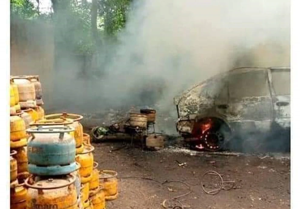 Drame à Toumodi : Deux hommes gravement brûlés lors d’un transvasement de gaz dans un taxi.