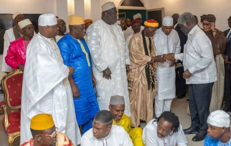 Côte d’Ivoire : le gouvernement exprime sa solidarité à la communauté musulmane après l’effondrement d’une mosquée à Abidjan.