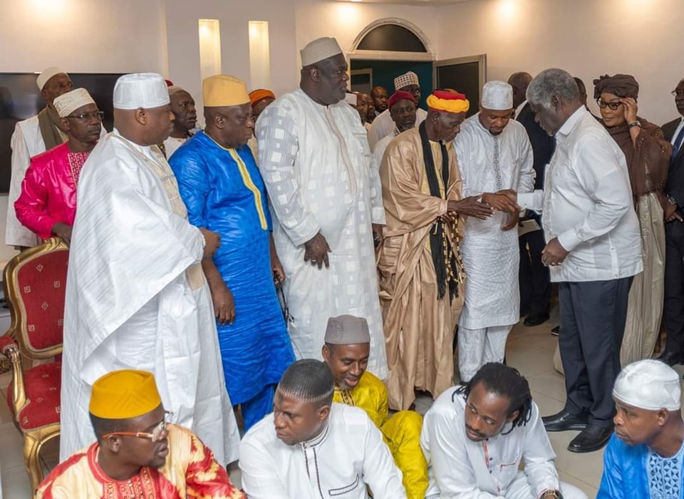 Côte d’Ivoire : le gouvernement exprime sa solidarité à la communauté musulmane après l’effondrement d’une mosquée à Abidjan.