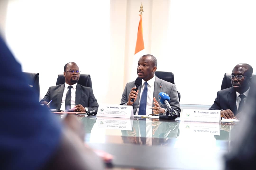 ministre-mamadou-toure-exhorte-les-jeunes-a-prendre-une-part-active-dans_njwyht9z3pg