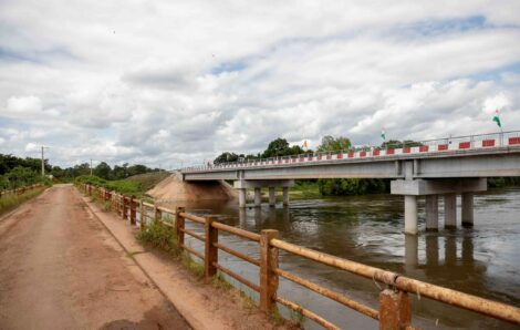 Le Vice-Président de la République a inauguré le pont Alassane OUATTARA de Guiglo sur la rivière N’Zo.