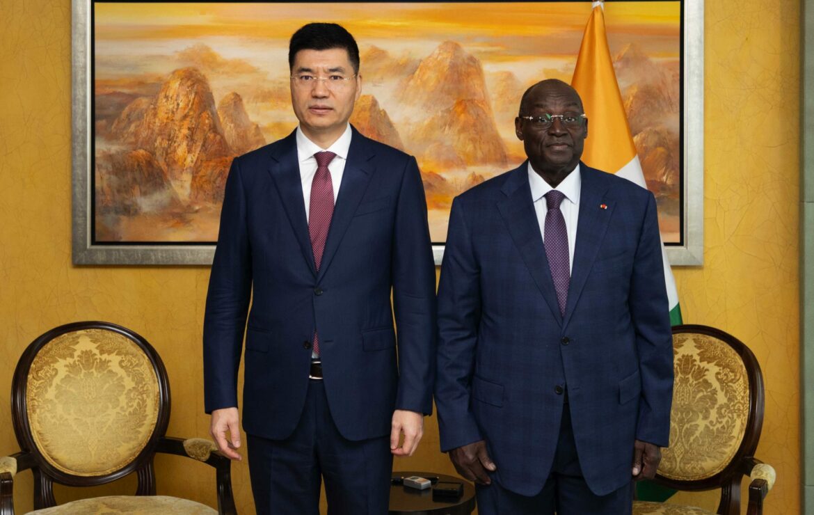 Le Vice-Président de la République a échangé avec les Dirigeants des compagnies HUAWEI et COMPLANT, à Beijing.