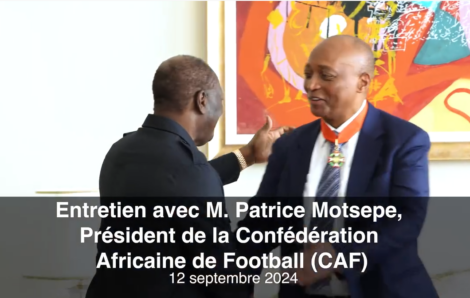 Le Président de la République, Chef de l’État, a eu un entretien avec le Président de la Confédération Africaine de Football (CAF).