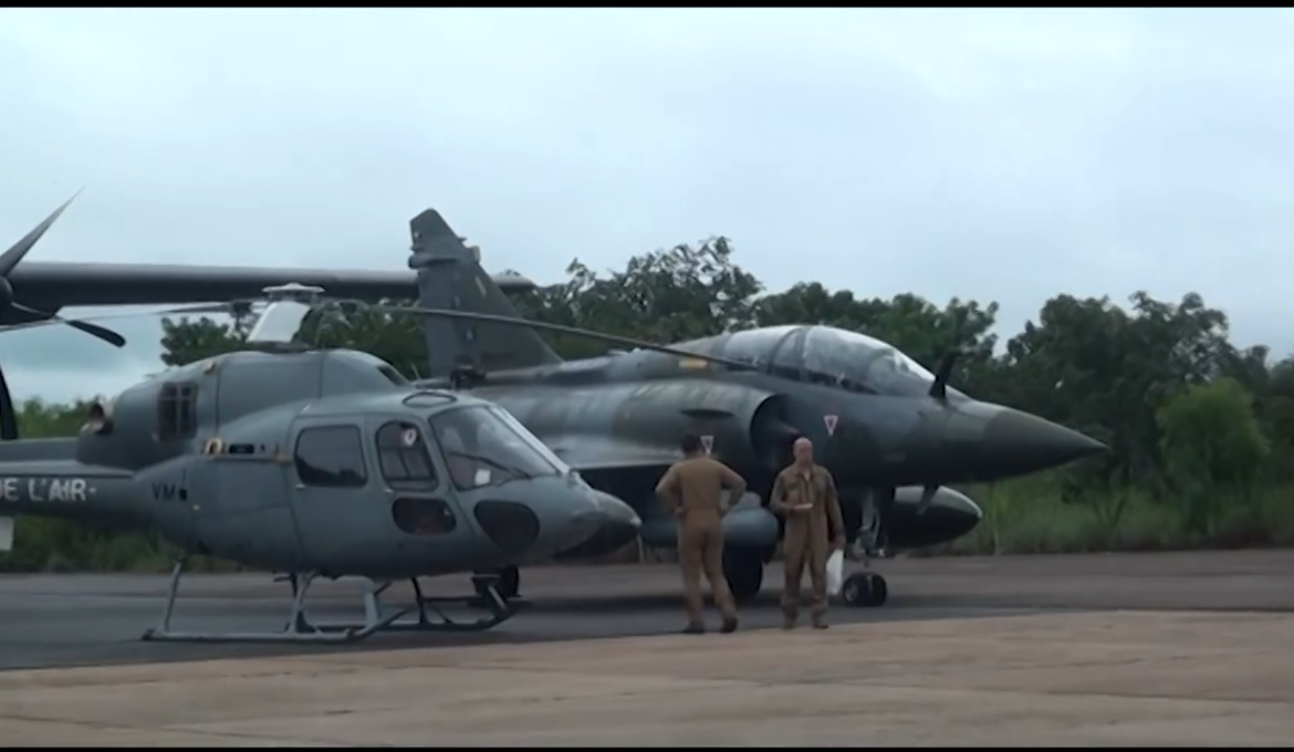 CIV_France_Aeronefs_Bouake_10