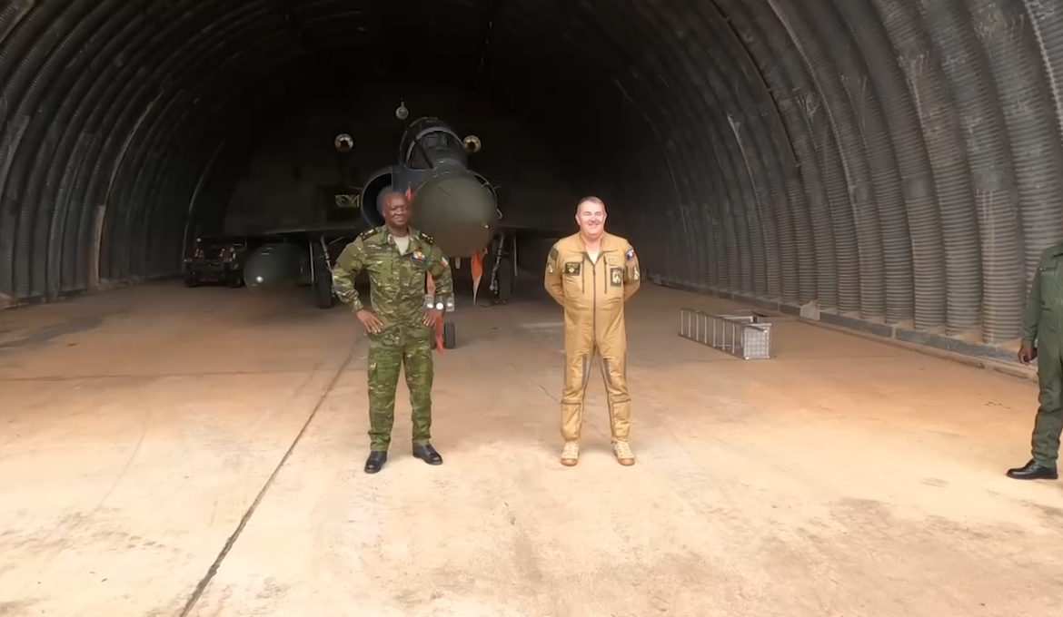 CIV_France_Aeronefs_Bouake_15