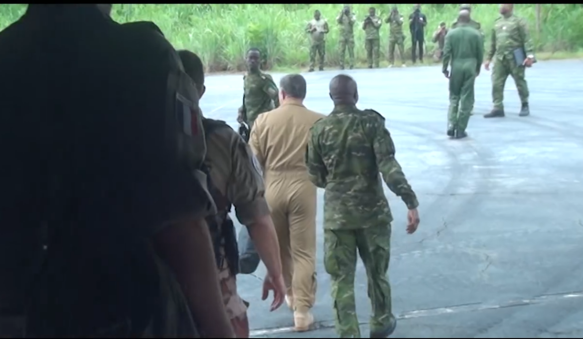 CIV_France_Aeronefs_Bouake_23