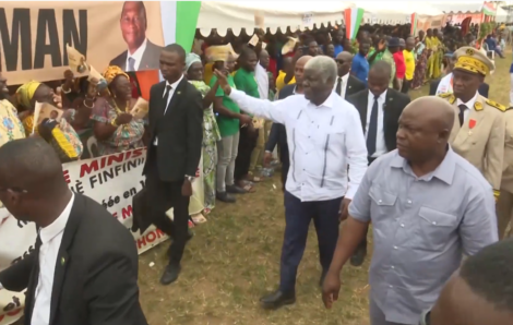 Sud Comoé : le Premier Ministre Robert Beugré échange avec les populations d’Adiaké, Assinie, Bonoua et Grand-Bassam.