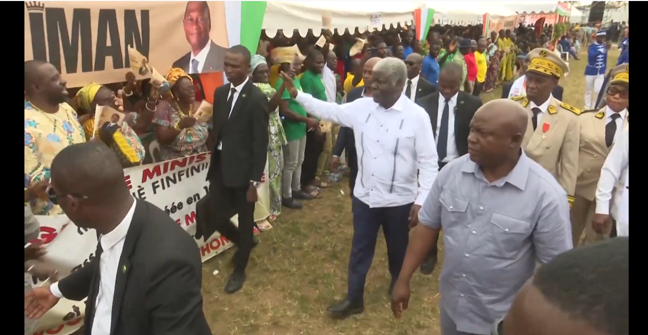 Sud Comoé : le Premier Ministre Robert Beugré échange avec les populations d’Adiaké, Assinie, Bonoua et Grand-Bassam.