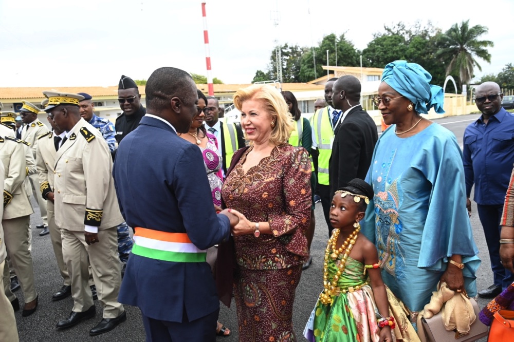 Madame Dominique Ouattara, Présidente de la Fondation Children Of Africa, lors du lancement de la campagne de distribution de 15.000 kits scolaires : « L’éducation de nos enfants est une mission qui concerne chacun d’entre nous ».