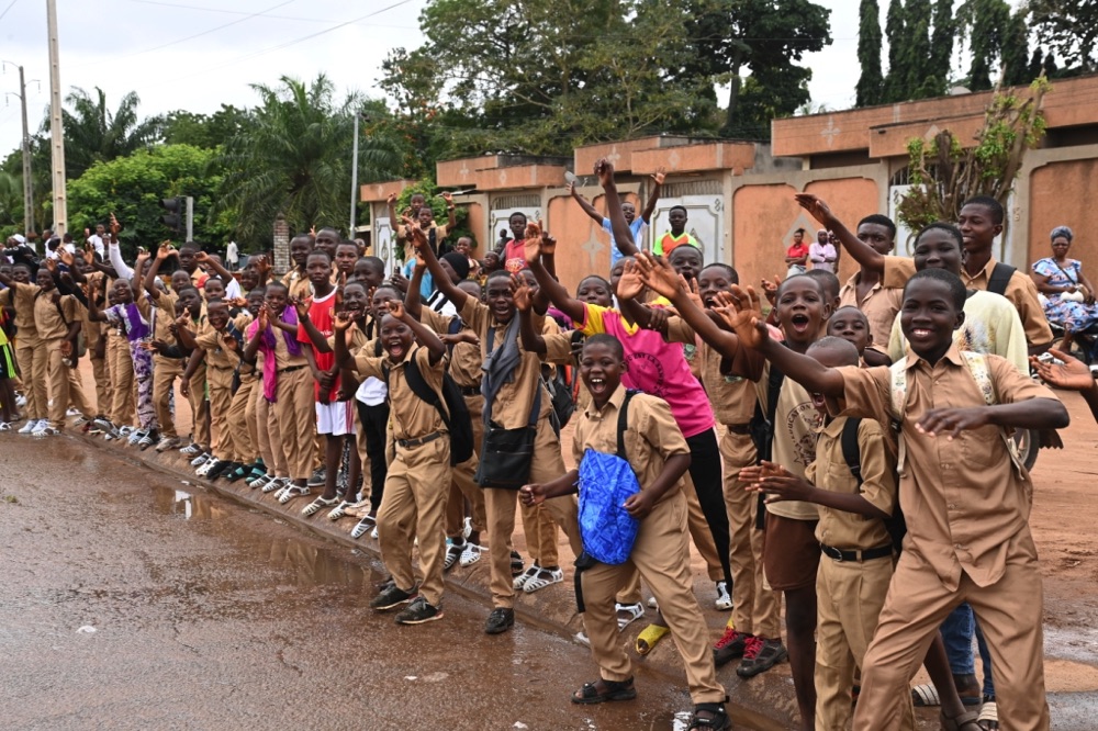 lancement-de-la-campagne-de-distribution-de-kits-scolaires-a-bouake_ny8f2cqrwhk