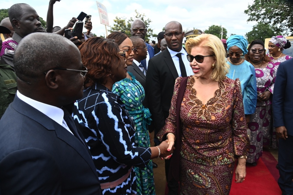 lancement-de-la-campagne-de-distribution-de-kits-scolaires-a-bouake_t7rpyiar30p