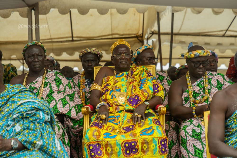 visite-officielle-du-premier-ministre-robert-beugre-mambe-aupres-des-popula_2lg1tbmbwb4