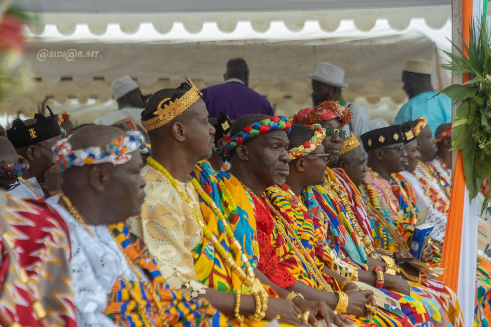 visite-officielle-du-premier-ministre-robert-beugre-mambe-aupres-des-popula_4rfzq7h0jmg
