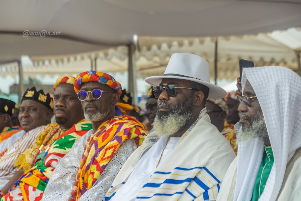 visite-officielle-du-premier-ministre-robert-beugre-mambe-aupres-des-popula_90pp15rxq9d