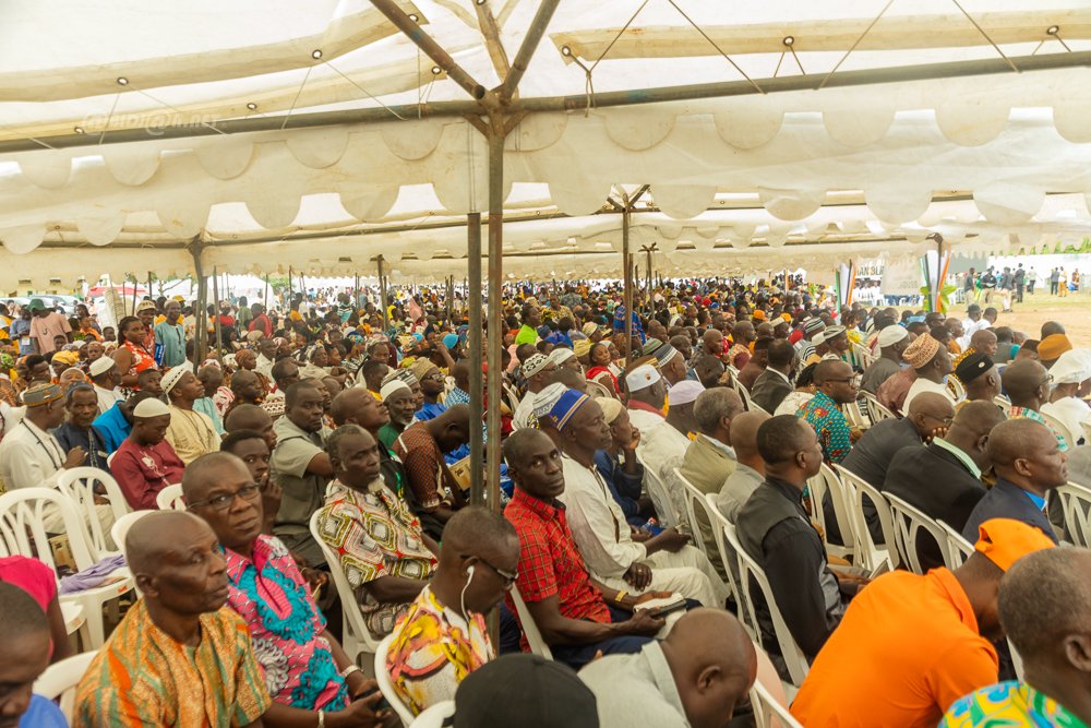 visite-officielle-du-premier-ministre-robert-beugre-mambe-aupres-des-popula_boy0hd72i0e