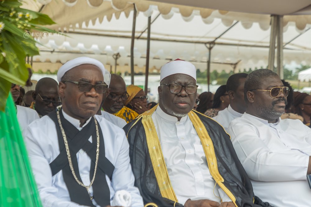 visite-officielle-du-premier-ministre-robert-beugre-mambe-aupres-des-popula_fzzcusjfxih