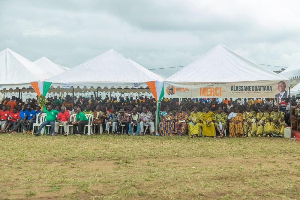 visite-officielle-du-premier-ministre-robert-beugre-mambe-aupres-des-popula_ihuk1999lc