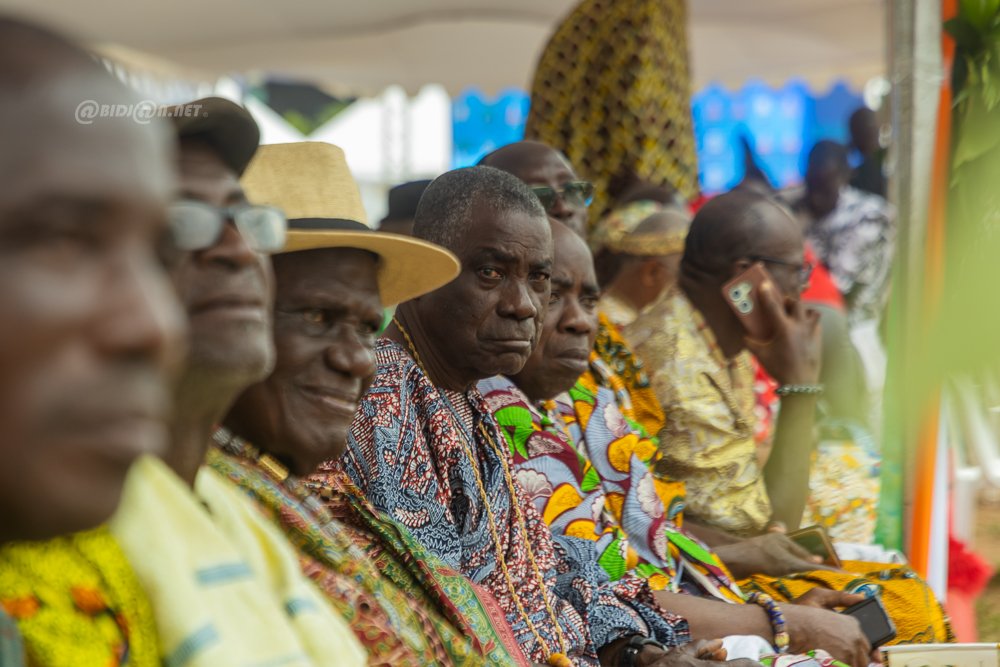 visite-officielle-du-premier-ministre-robert-beugre-mambe-aupres-des-popula_p8h2rb2h5fo