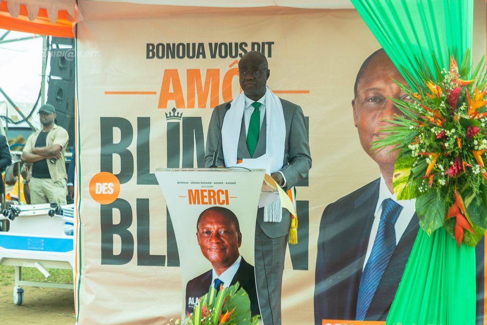 visite-officielle-du-premier-ministre-robert-beugre-mambe-aupres-des-popula_up28o18agg9