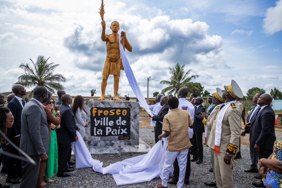 journee-nationale-de-la-paix-2024-le-premier-ministre-robert-beugre-mambe-a_m6pyi5him4h