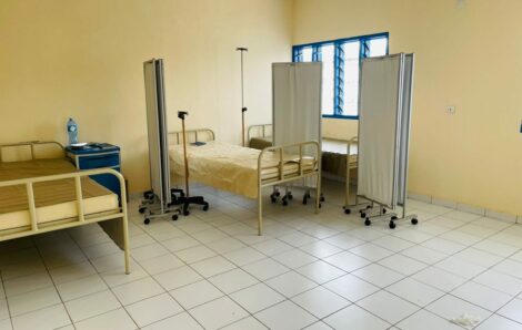 District sanitaire de Dabou : la maternité de Wrod transformée en centre de santé urbain pour garantir un meilleur accès aux services de santé.