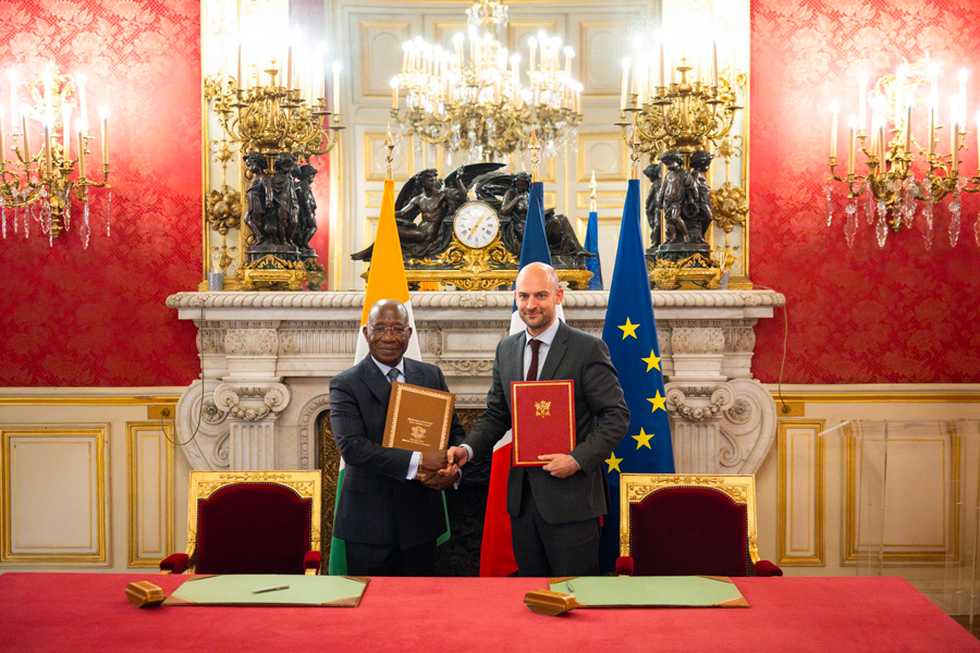 Diplomatie – Coopération : la rétrocession du 43ème BIMA à la Côte d&rsquo;Ivoire au menu d&rsquo;une rencontre ministérielle à Paris.