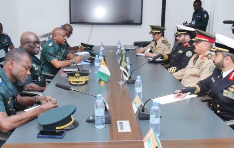 Politique Coopération militaire : Le CEMA Lassina Doumbia reçoit le Major Général Mohammed Almoghidi (CIMCT).
