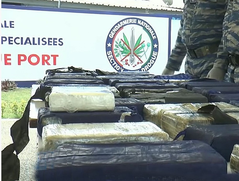 Côte d’Ivoire : 5 ans de prison pour l’ancien patron de la police anti-drogue du port d’Abidjan.