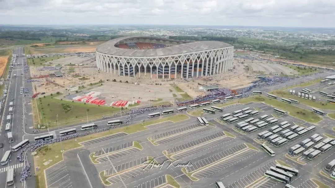 PLUS DE 40.000 JEUNES FONT LE PLEIN DU STADE OLYMPIQUE ALASSANE OUATTARA D’EBIMPÉ POUR LE PÈLERINAGE DIOCÉSAIN #pelejeune #firstmagazine (3)