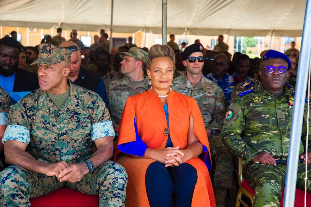 ceremonie-d-ouverture-de-lexercice-militaire-multinational-americain-flintl_oqi4k9mzg2