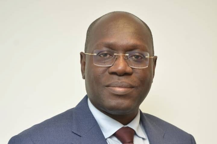 Docteur en droit_Avocat