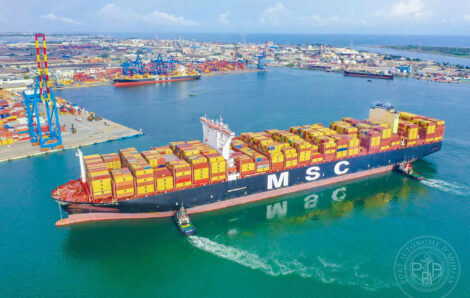 Economie – Côte d’Ivoire : le port d’Abidjan accueille le géant des mers, le MSC Diletta.