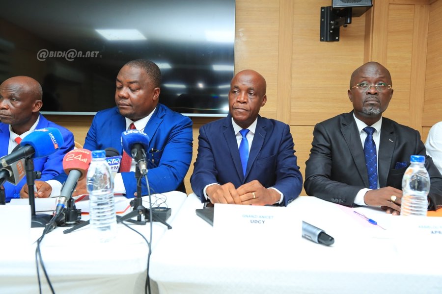 presidentielles-2025-conference-de-presse-de-la-plateforme-des-partis-polit_l2azezs48a