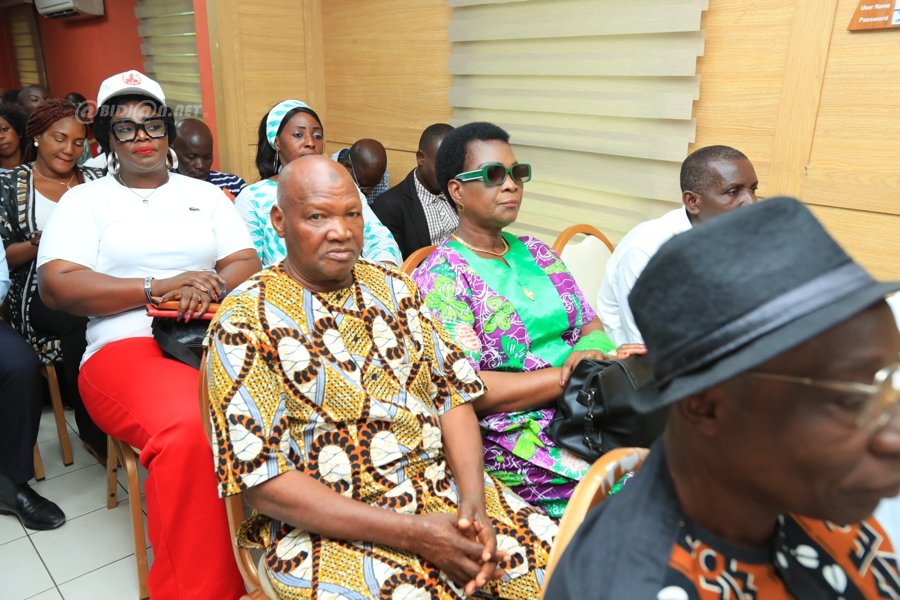 presidentielles-2025-conference-de-presse-de-la-plateforme-des-partis-polit_osu1tqv4hl