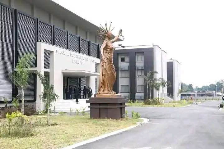 Tribunal d&rsquo;Abobo : le Premier Ministre Beugré Mambé inaugure une infrastructure judiciaire d&rsquo;envergure mise au service du droit et des justiciables