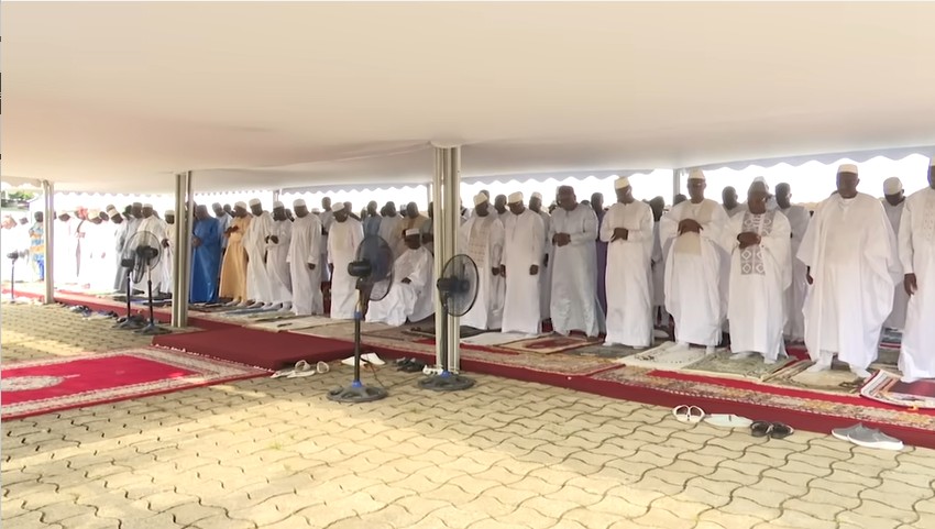 Société – Religion/Fête de la Tabaski : Alassane Ouattara prie pour la paix en Côte d’Ivoire.