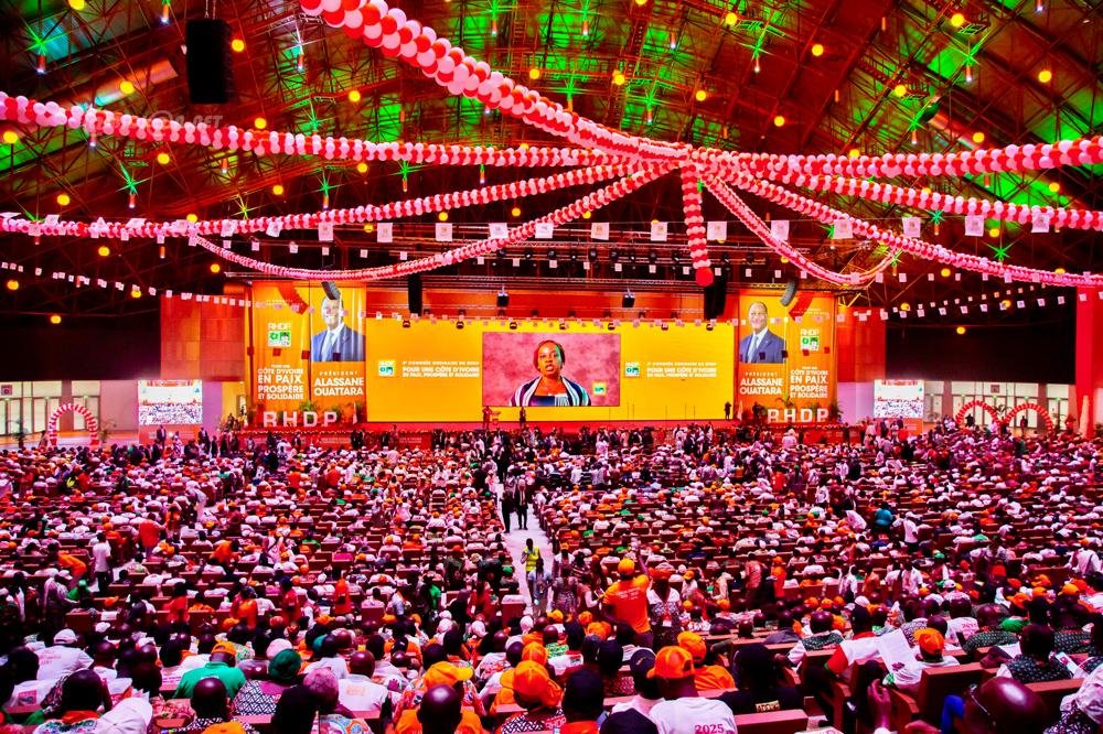 presidentielle-2025-mobilisation-des-militants-du-rhdp-pour-le-2e-congres-o_wmgopmse5fr