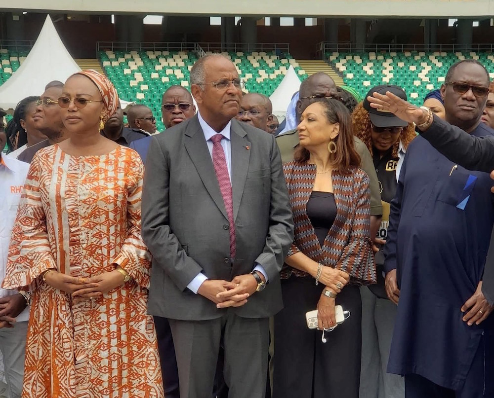 presidentielle-2025-patrick-achi-au-stade-debimpe-pour-superviser-les-derni_l7hqf76qk7