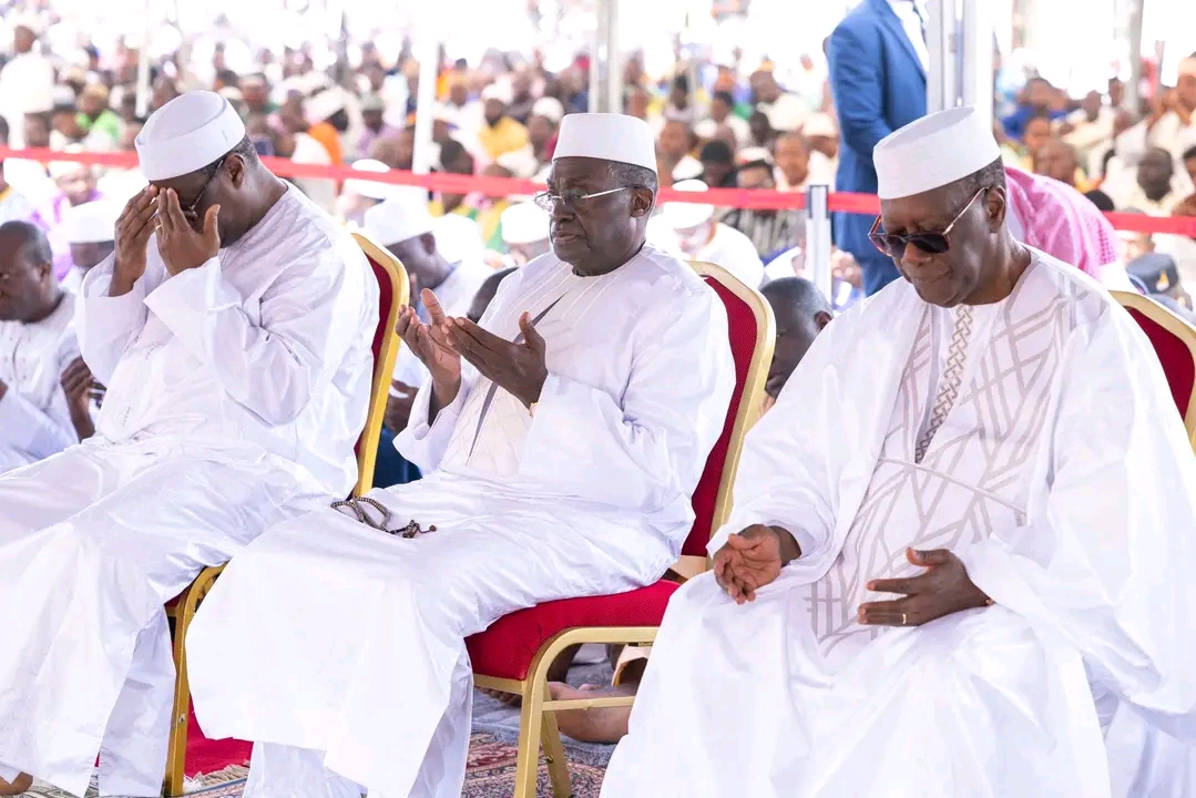 religion-fete-de-la-tabaski-alassane-ouattara-prie-pour-la-paix-en-cote-div_fq72dvygs7s