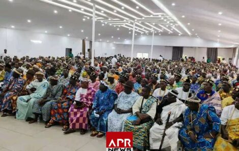 APRNEWS : Soutien massif des 2000 chefs Baoulé – Une déclaration d’allégeance au président Ouattara.